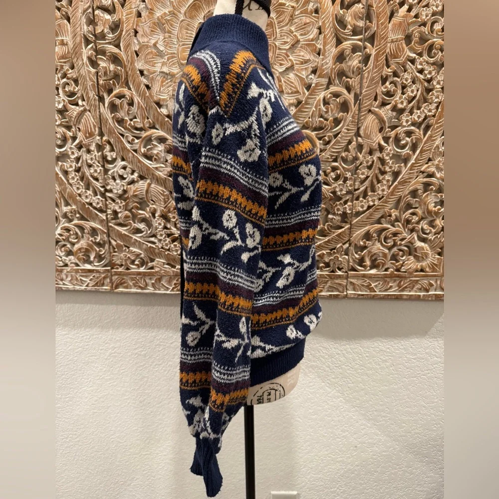 St.John’s Bay Button Back Super Soft Floral Knit Sweater- size S - Picture 3 of 9